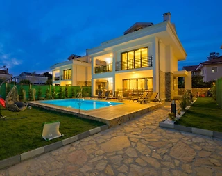 Fethiye Babataşı'nda Modern Tasarımlı, Özel Havuzlu, Lüks Villa  - 1