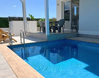 Muğla Dalaman'da Merkezi Konumda, Özel Havuzlu, 4+1 Villa - 1