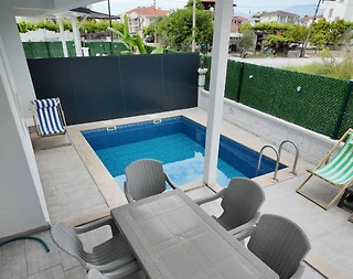 Muğla Dalaman'da Merkezi Konumda, Özel Havuzlu, 4+1 Villa - 3