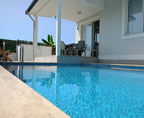 Muğla Dalaman'da Merkezi Konumda, Özel Havuzlu, 4+1 Villa - 1