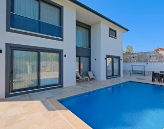 Muğla Dalaman'da Doğa Manzaralı, Özel Havuzlu, Modern Villa - 2