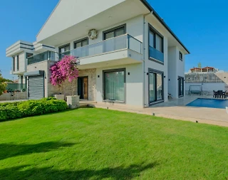 Muğla Dalaman'da Doğa Manzaralı, Özel Havuzlu, Modern Villa - 1