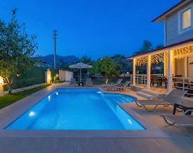 Muğla Dalyan'da Yemyeşil Bahçede, Özel Havuzlu, 6 Kişilik Villa - 2