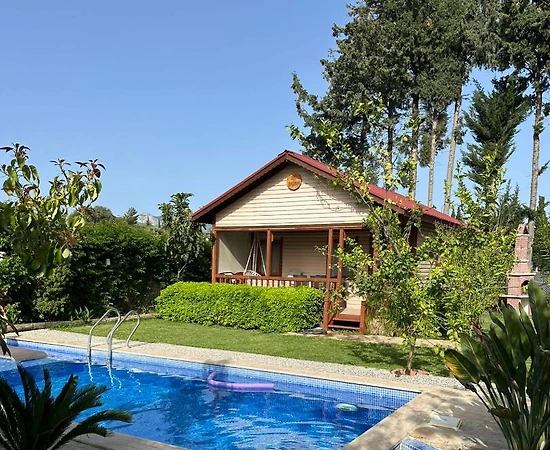 Muğla Datça'da Denize Yakın Konumda, Özel Havuzlu, Ahşap Ev - 1