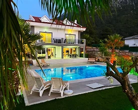 Fethiye Ölüdeniz’de Geniş Ailelere Hitap Eden, Özel Havuzlu, Kiralık Villa - 2