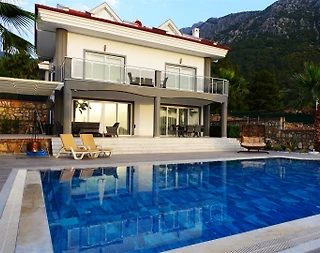 Fethiye Ölüdeniz’de Geniş Ailelere Hitap Eden, Özel Havuzlu, Şık Villa - 4