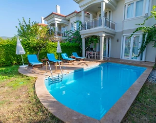 Muğla Fethiye'de 10 Kişilik, Özel ve Ortak Havuzlu, Kiralık Villa - 1