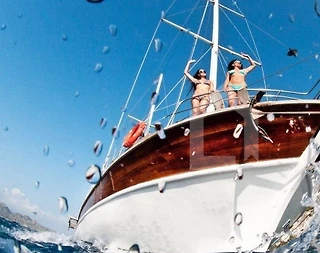 Muğla Fethiye'de, 12 Kişilik, Ahşap İç Dekorasyona Sahip, Gulet - 1