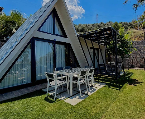 Muğla Fethiye'de Deniz Manzaralı, Özel Havuzlu, Konforlu Bungalov - 1