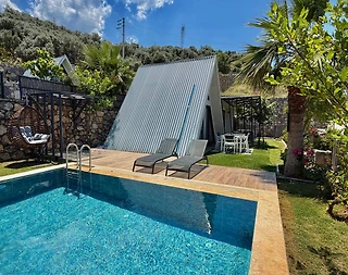 Muğla Fethiye'de Deniz Manzaralı, Özel Havuzlu, Konforlu Bungalov - 3