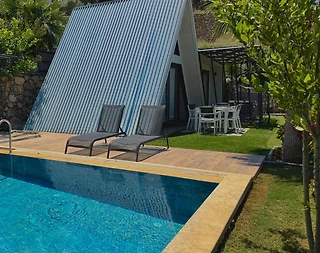 Muğla Fethiye'de Deniz Manzaralı, Özel Havuzlu, Konforlu Bungalov - 4