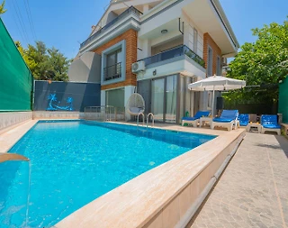 Muğla Fethiye'de Denize ve Merkeze Yakın, Özel Havuzlu, Jakuzili Villa - 4