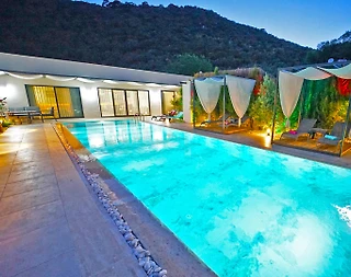 Muğla Fethiye'de Doğa İçerisinde, Özel Havuzlu, Kiralık Lüks Villa - 1