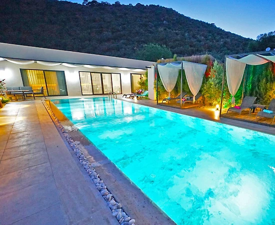 Muğla Fethiye'de Doğa İçerisinde, Özel Havuzlu, Kiralık Lüks Villa - 1