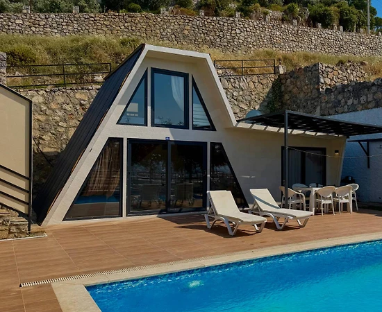 Muğla Fethiye'de Doğa Manzaralı, Özel Havuzlu, Modern Bungalov - 1