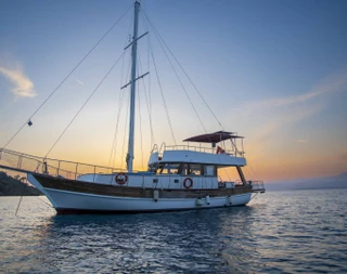 Muğla Fethiye'de Eşsiz Mavilikte, 2 Kabinli, Modern Tasarımlı Gulet - 1