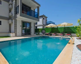 Muğla Fethiye'de Geniş Ailelere Uygun, Isıtmalı Havuzlu, Lüks Villa - 2