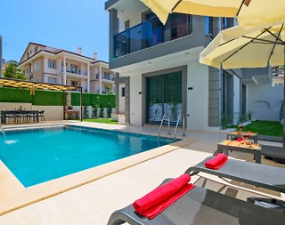 Muğla Fethiye'de Geniş Ailelere Uygun, Isıtmalı Havuzlu, Lüks Villa - 3