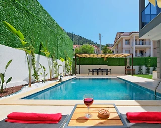 Muğla Fethiye'de Geniş Ailelere Uygun, Isıtmalı Havuzlu, Lüks Villa - 4