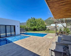Muğla Fethiye'de Geniş Bahçeli, Özel Havuzlu, Kiralık Lüks Villa - 2