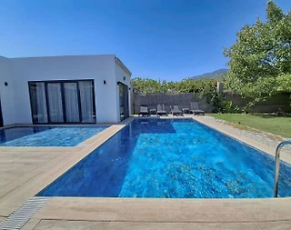 Muğla Fethiye'de Geniş Bahçeli, Özel Havuzlu, Kiralık Lüks Villa - 3