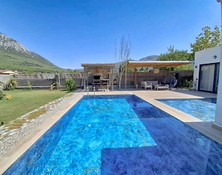 Muğla Fethiye'de Geniş Bahçeli, Özel Havuzlu, Kiralık Lüks Villa - 5