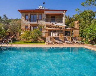 Muğla Fethiye'de Huzurlu, Ahşap Mimarili, 6 Kişilik Kiralık Villa - 4