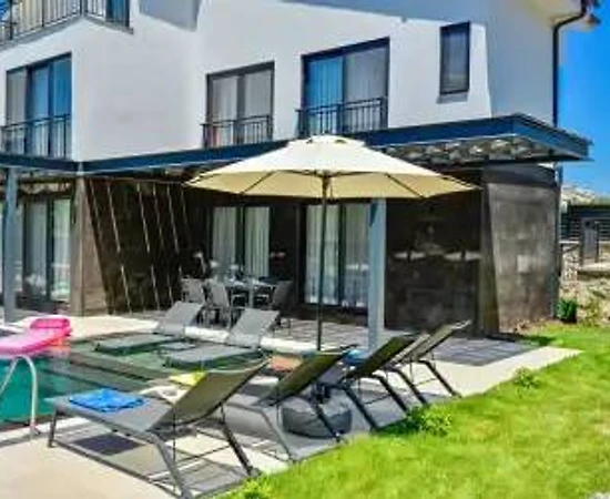 Muğla Fethiye'de Modern Tasarıma Sahip, Özel Havuzlu, Saunalı Villa - 1