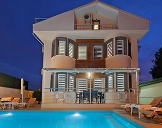 Muğla Fethiye'de Muhteşem Doğa İçerisinde, Modern Tasarımlı Villa - 2