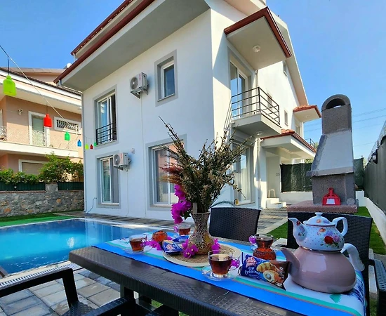 Muğla Fethiye'de Sakin Konumda, Özel Havuzlu, Ferah Villa - 1