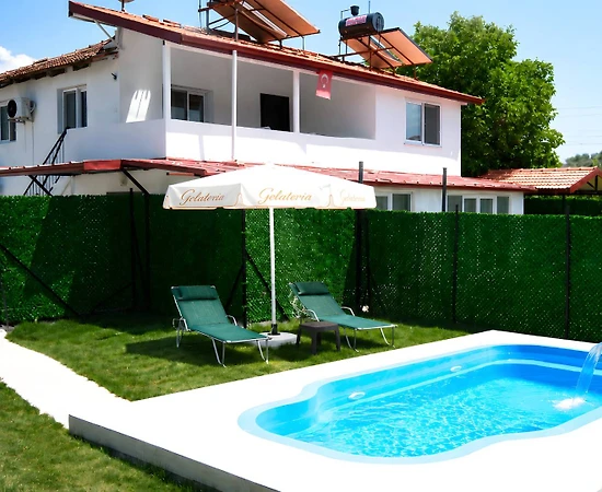 Muğla Gerişburnu'nda Sakin Konumda, Özel Havuzlu, Lüks Villa - 1