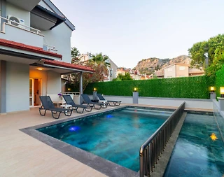 Muğla Marmaris'de Merkezi Konumda, Özel Havuzlu, Konforlu Villa - 1