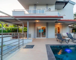 Muğla Marmaris'de Merkezi Konumda, Özel Havuzlu, Konforlu Villa - 3