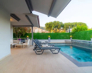Muğla Marmaris'de Merkezi Konumda, Özel Havuzlu, Konforlu Villa - 4