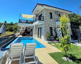 Muğla Marmaris'te Deniz ve Doğa Manzaralı, Özel Havuzlu, Kiralık Villa - 2