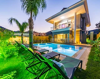 Muğla Marmaris'te Yeşillikler İçerisinde, Özel Havuzlu, Modern Villa - 1