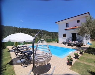 Muğla Menteşe'de Konforlu Tasarımlı, Özel Havuzlu, 3+1 Villa - 1