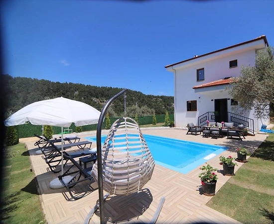 Muğla Menteşe'de Konforlu Tasarımlı, Özel Havuzlu, 3+1 Villa - 1