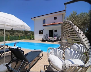 Muğla Menteşe'de Konforlu Tasarımlı, Özel Havuzlu, 3+1 Villa - 3