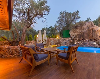 Muğla Menteşe'de Otantik Tasarımlı, Özel Havuzlu, Dış Jakuzili Villa - 5