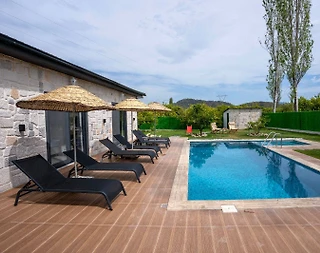 Muğla Ortaca'da Geniş Alanlara Sahip, Özel Havuzlu, Bohem Villa - 4