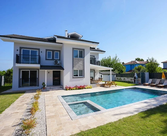 Muğla Ortaca'da Huzurlu Konumda, Özel Havuzlu, Modern Villa - 1