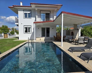 Muğla Ortaca'da Merkezi Konumda, Özel Havuzlu, Geniş Villa - 1