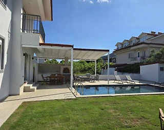 Muğla Ortaca'da Merkezi Konumda, Özel Havuzlu, Geniş Villa - 4