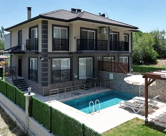 Muğla Ortaca'da Şehrin Gürültüsünden Uzak, Özel Havuzlu, 4+1 Villa - 1