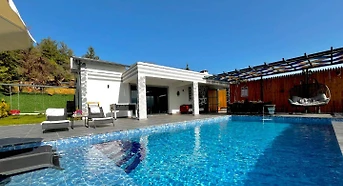 Muğla Seydikemer'de Doğa Manzaralı, Özel Havuzlu, Kiralık Villa