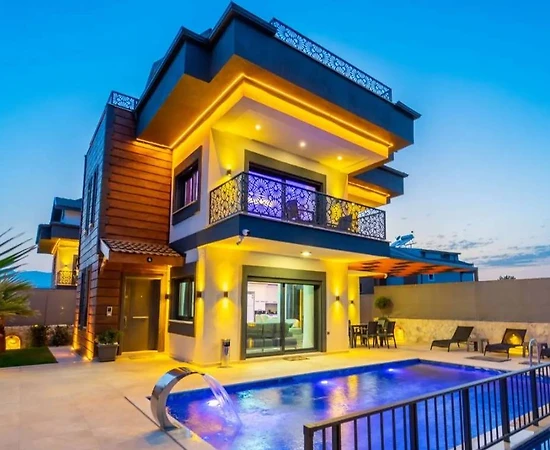 Muğla Seydikemer'de Erişilebilir Konumda, Özel Havuzlu, Zarif Villa - 1