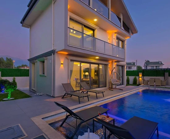 Muğla Seydikemer'de Geniş Ailelere Uygun, Özel Havuzlu, Kiralık Villa - 1