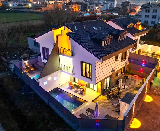 Muğla Seydikemer'de Kalabalık Ailelere Uygun, Özel Havuzlu, İkiz Villa - 1