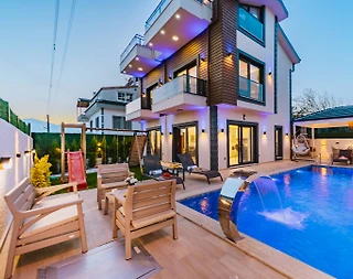 Muğla Seydikemer'de Kalabalık Ailelere Uygun, Özel Havuzlu, Şık Villa - 1